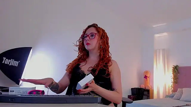 MistressErza online show from 07-22-26, 07:49