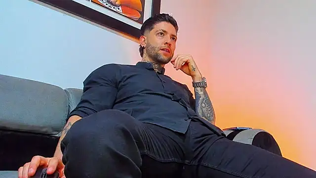 Snapshot of Supreme_Alpha chatting on 11-05-25, 02:44 Supreme Alpha online show from 11-05-25, 02:44