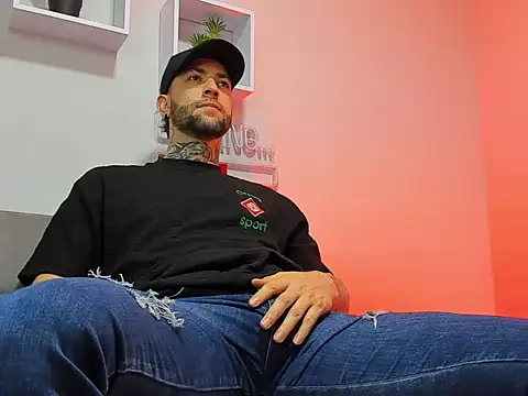 Snapshot of Supreme_Alpha chatting on 11-09-25, 02:32 Supreme Alpha online show from 11-09-25, 02:32