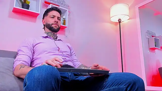 Snapshot of Supreme_Alpha chatting on 11-25-25, 07:25 Supreme Alpha online show from 11-25-25, 07:25