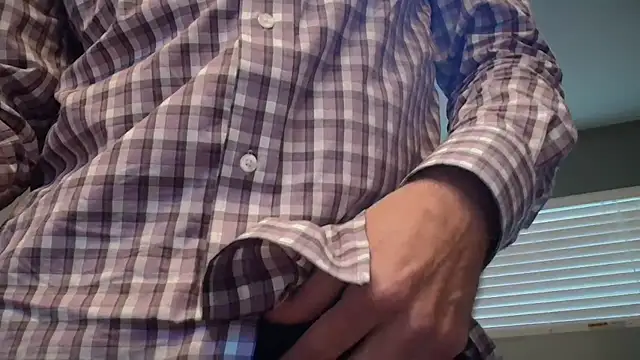 Snapshot of centerfieldshow chatting on 11-18-25, 10:14 centerfieldshow online show from 11-18-25, 10:14