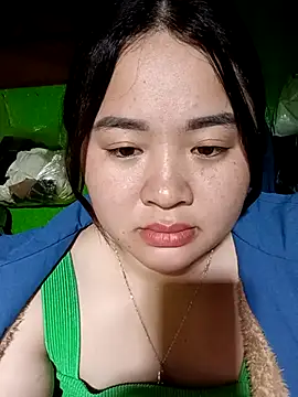 Snapshot of Bee-bgolden chatting on 11-14-25, 12:37 Bee-bgolden online show from 11-14-25, 12:37