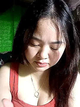 Snapshot of Bee-bgolden chatting on 11-22-25, 12:04 Bee-bgolden online show from 11-22-25, 12:04