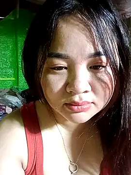 Snapshot of Bee-bgolden chatting on 11-23-25, 04:23 Bee-bgolden online show from 11-23-25, 04:23