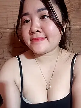 Snapshot of Bee-bgolden chatting on 01-07-26, 05:10 Bee-bgolden online show from 01-07-26, 05:10