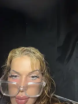 Snapshot of zowi101 chatting on 03-15-26, 04:51 zowi101 online show from 03-15-26, 04:51