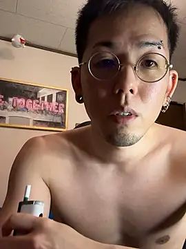 Snapshot of ippei0001 chatting on 11-04-25, 06:01 ippei0001 online show from 11-04-25, 06:01