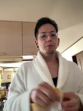 Snapshot of ippei0001 chatting on 02-16-26, 11:45 ippei0001 online show from 02-16-26, 11:45