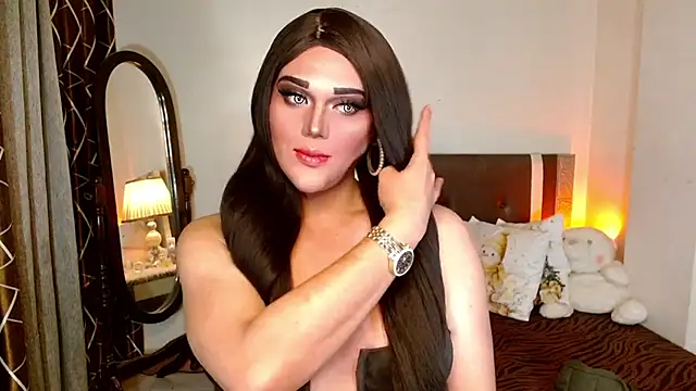 AmazingDivina online show from 12-19-25, 11:17