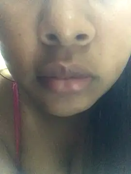 Snapshot of _Johana_ chatting on 11-05-25, 01:16 Johana online show from 11-05-25, 01:16