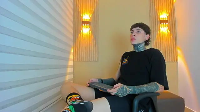 DANTE ARMSTRONG online show from 11-26-25, 03:51