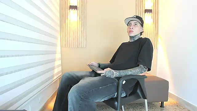 DANTE ARMSTRONG online show from 12-17-25, 03:45