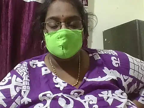Snapshot of hootypriya chatting on 04-30-26, 08:04 hootypriya online show from 04-30-26, 08:04