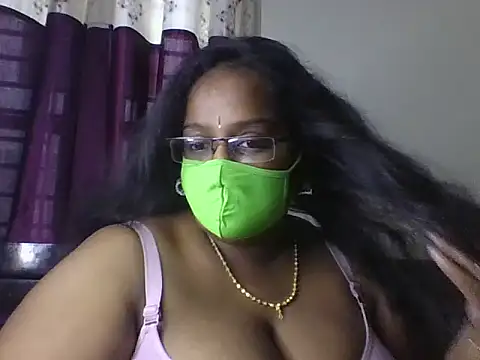 Snapshot of hootypriya chatting on 05-09-26, 08:19 hootypriya online show from 05-09-26, 08:19