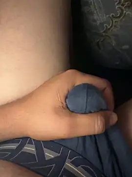 Snapshot of Qwert9012 chatting on 11-09-25, 05:44 Qwert9012 online show from 11-09-25, 05:44