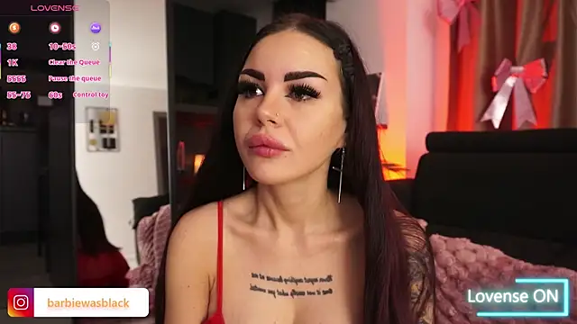 Snapshot of NaomyBlackBarbie chatting on 11-21-25, 06:01 NaomyBlackBarbie online show from 11-21-25, 06:01