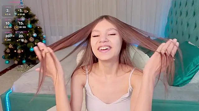 Snapshot of Little__Lunaa chatting on 12-22-25, 10:12 Little Lunaa online show from 12-22-25, 10:12