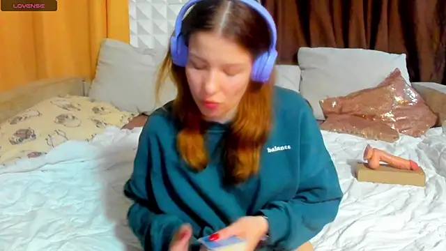 Eva purrr  online show from 04-24-26, 07:11