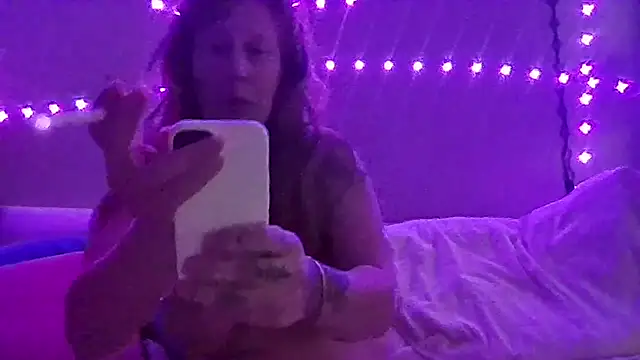 Redriddinghood8 online show from 11-16-25, 03:34