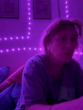 Redriddinghood8 online show from 11-19-25, 05:18