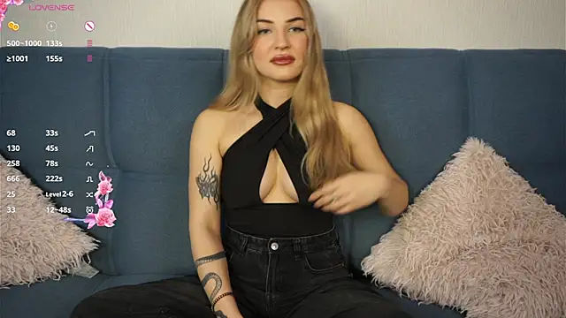 hannah aura online show from 11-08-25, 02:06