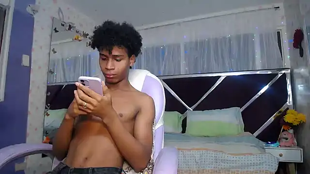 Santy bigcock 01 online show from 03-30-26, 01:56