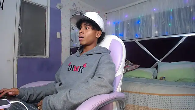 Santy bigcock 01 online show from 04-11-26, 04:11
