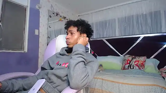 Santy bigcock 01 online show from 04-12-26, 04:01