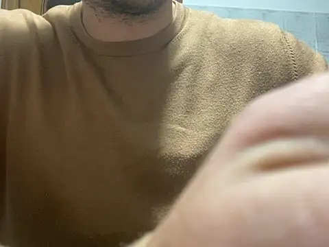 Snapshot of redflake chatting on 11-04-25, 05:01 redflake online show from 11-04-25, 05:01