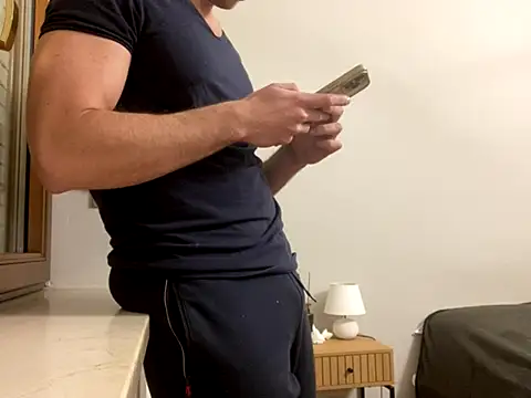 Snapshot of redflake chatting on 11-18-25, 09:19 redflake online show from 11-18-25, 09:19