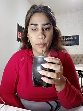 Snapshot of nahiarabiel33 chatting on 05-16-26, 05:45 nahiarabiel33 online show from 05-16-26, 05:45