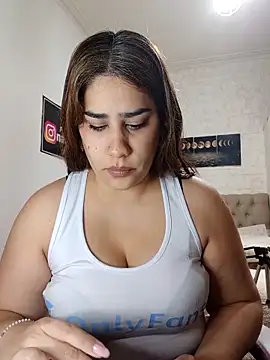 Snapshot of nahiarabiel33 chatting on 05-19-26, 07:53 nahiarabiel33 online show from 05-19-26, 07:53