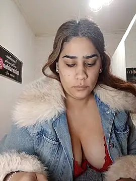 Snapshot of nahiarabiel33 chatting on 05-24-26, 04:34 nahiarabiel33 online show from 05-24-26, 04:34