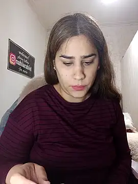 Snapshot of nahiarabiel33 chatting on 06-10-26, 05:12 nahiarabiel33 online show from 06-10-26, 05:12