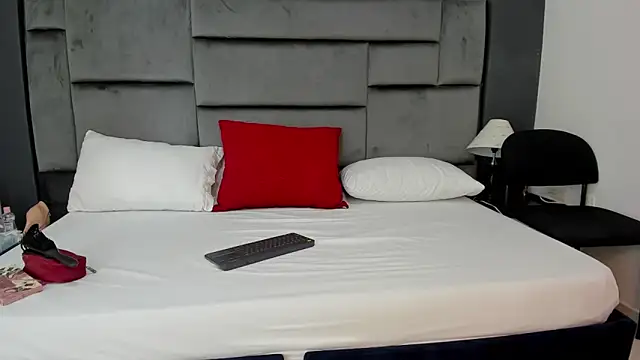 CatleyaSmith online show from 01-12-26, 12:21