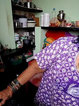 Snapshot of savithasree chatting on 11-17-25, 06:30 savithasree online show from 11-17-25, 06:30