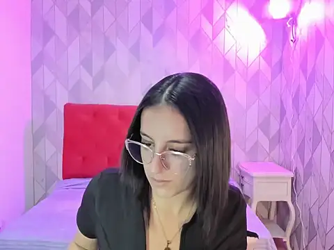 Snapshot of IsabellaRousset chatting on 12-15-25, 06:12 IsabellaRousset online show from 12-15-25, 06:12