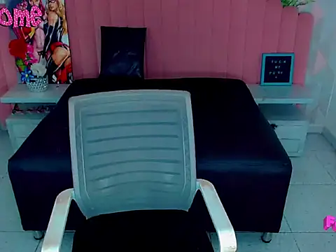 Snapshot of miss_charlotte78 chatting on 01-10-26, 04:25 miss charlotte78 online show from 01-10-26, 04:25