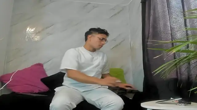 boy castel coral online show from 11-06-25, 09:05