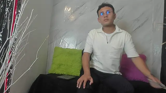 boy castel coral online show from 11-07-25, 07:58