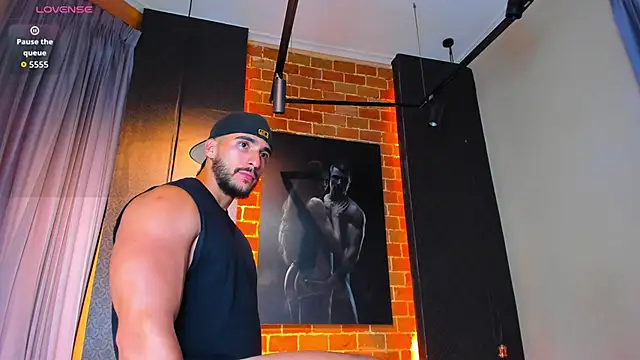 Scottfishcer1 online show from 01-10-26, 07:26