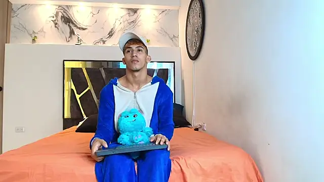 Snapshot of IMPERIO_ROMANO chatting on 11-15-25, 07:10 IMPERIO ROMANO online show from 11-15-25, 07:10