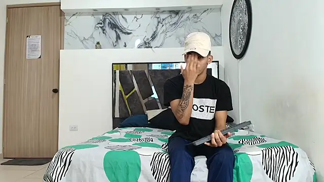 Snapshot of IMPERIO_ROMANO chatting on 11-24-25, 07:13 IMPERIO ROMANO online show from 11-24-25, 07:13