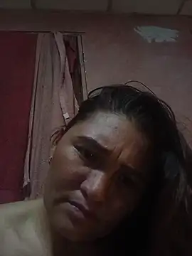 Snapshot of Leona-Pig chatting on 12-04-25, 08:17 Leona-Pig online show from 12-04-25, 08:17