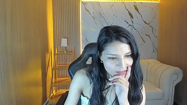 Snapshot of Valery_tf chatting on 12-20-25, 08:49 Valery tf online show from 12-20-25, 08:49