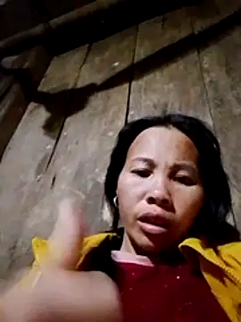 Snapshot of Ana_hoa chatting on 12-15-25, 10:14 Ana hoa online show from 12-15-25, 10:14