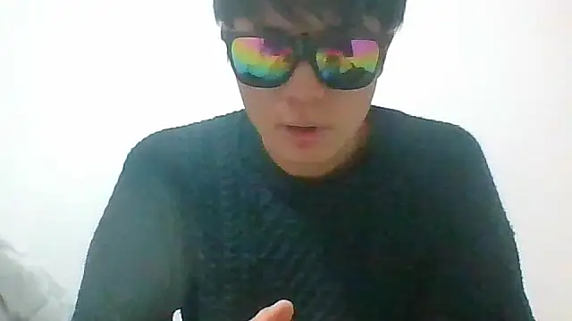 hiroto11058 online show from 12-14-25, 08:02