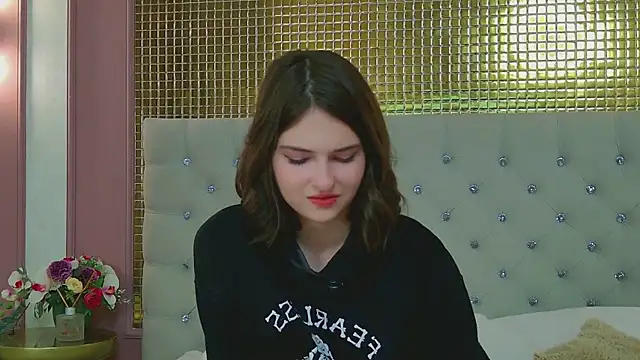 Ruby de Cherry online show from 11-15-25, 06:00