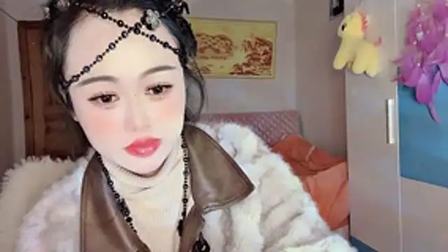 Snapshot of Xiaojuan61 chatting on 11-28-25, 11:35 Xiaojuan61 online show from 11-28-25, 11:35