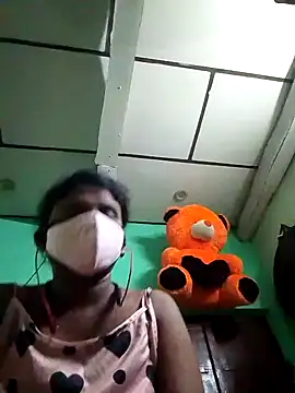 Snapshot of Couple1114 chatting on 11-10-25, 08:13 Couple1114 online show from 11-10-25, 08:13